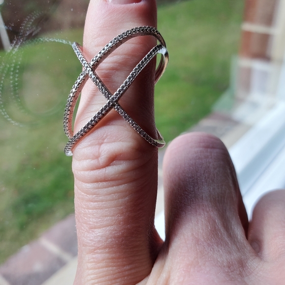 Unusual Shaped Ring*DISCOUNT ON SHIPPING** - Picture 7 of 7